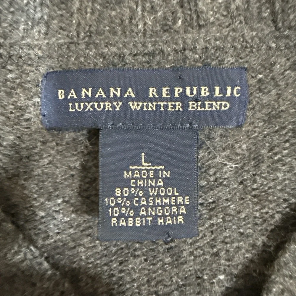 Banana Republic Luxury Winter Blend Sweater Men's L Wool Cashmere Argyle V-neck